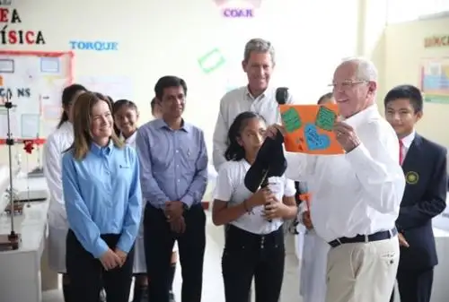 La ministra de Educación, Marilú Martens, destacó hoy en Iquitos que este año el Estado invertirá 225 millones 807 mil 337 soles en la formación de 6 mil 700 estudiantes que representan a todas las regiones del país.