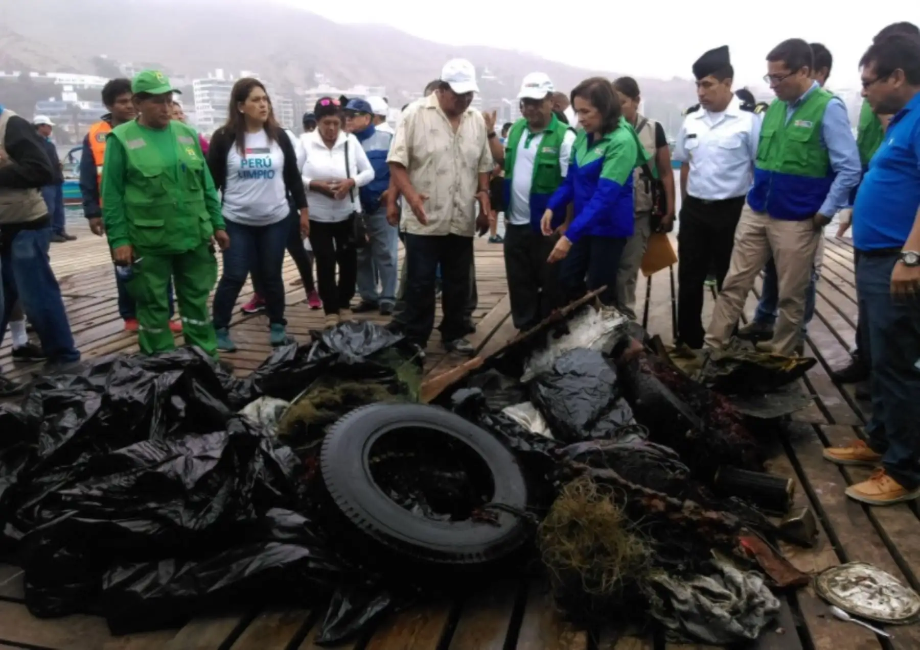 Realizan jornada de limpieza en el fondo marino de la Bahía de Ancón.