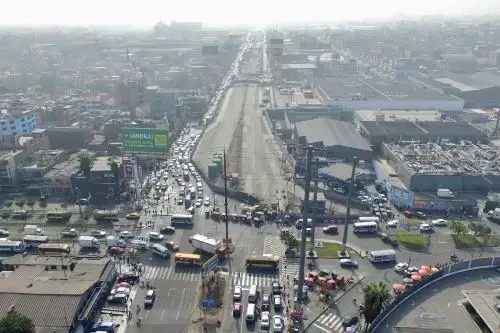 Ovalo Santa Anita, punto de la capital con alta congestión vehicular. ANDINA/Oscar Farje