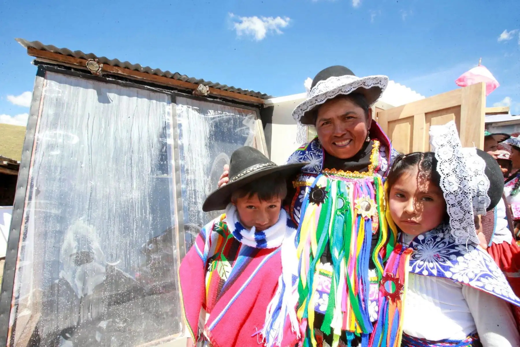 El Fondo de Cooperación para el Desarrollo Social (Foncodes) iniciará este fin de mes en las zonas altas del departamento de Moquegua las obras físicas del proyecto Mi Abrigo, que permitirá acondicionar viviendas rurales para proteger a las familias del impacto de las heladas. ANDINA/Jhony Laurente
