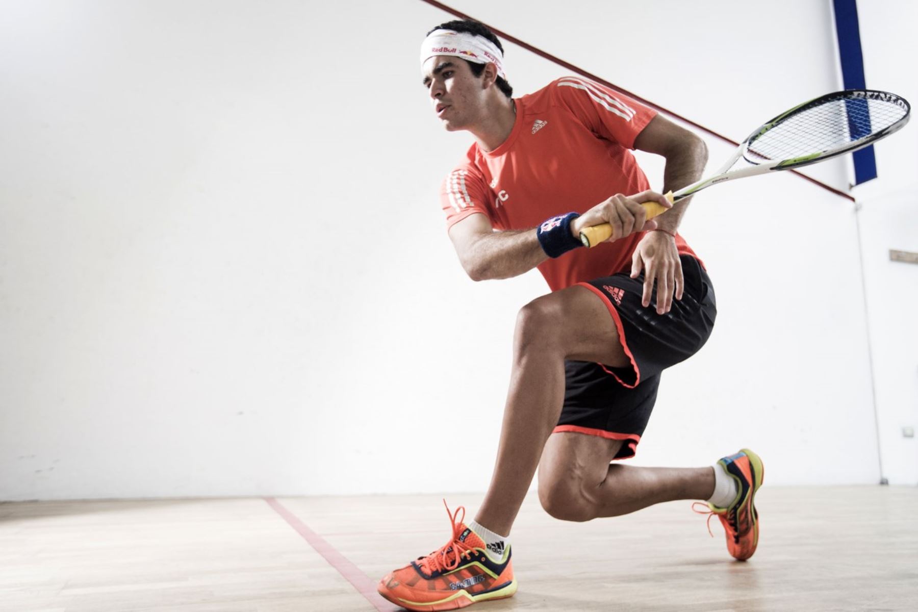 Elias becomes first South American world number one squash player