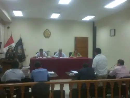 La Fiscalía Superior Especializada en delitos de Corrupción de Funcionarios de Ucayali consiguió que se confirme la sentencia de cinco años y cuatro meses de prisión impuesta contra el expresidente regional de Ucayali, Jorge Velásquez Portocarrero, por haber favorecido a un amigo en el alquiler irregular de un inmueble destinado a la sede principal del gobierno regional.