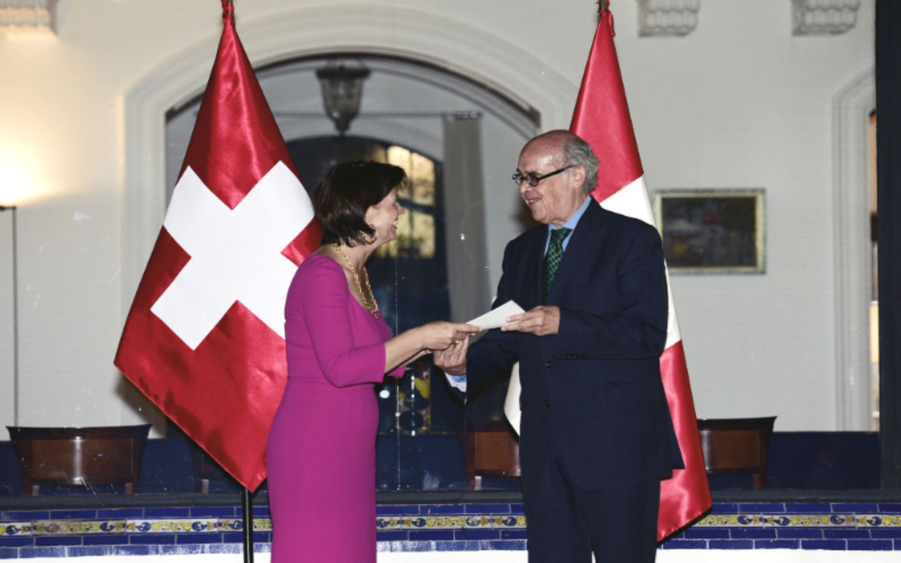 Presidenta de la Confederación Suiza, Doris Leuthard, en reunión con el canciller Ricardo Luna.
