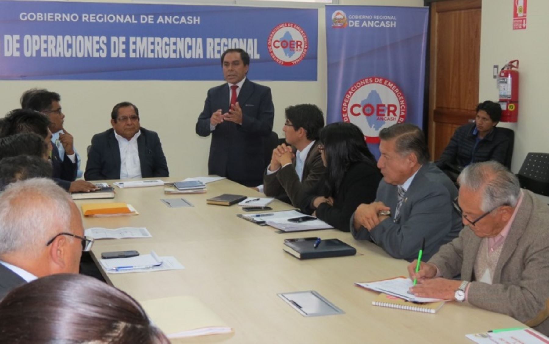 Gobernador regional de Áncash, Luis Gamarra, preside reunión del COER.