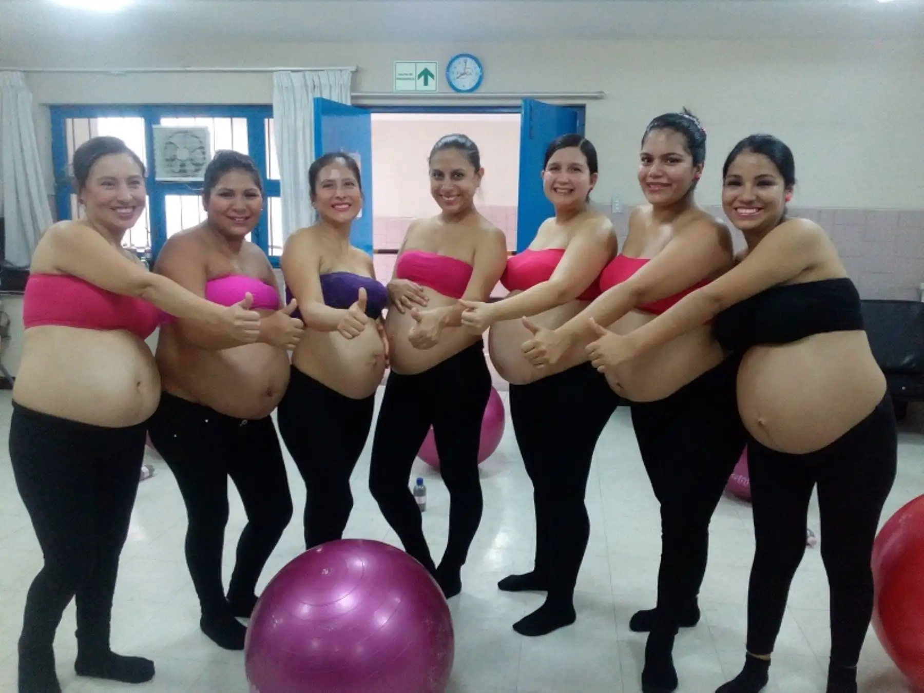 Gestantes bailaron a ritmo de la canción “Despacito”. Foto: EsSalud