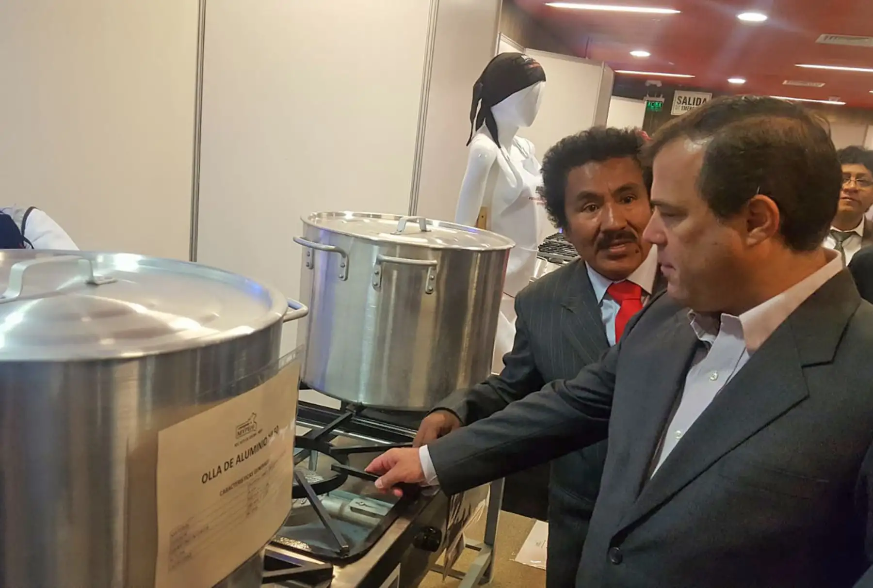 Ministro de la producción Bruno Giuffra inaugura la Rueda de Negocios de PROMOMYPE