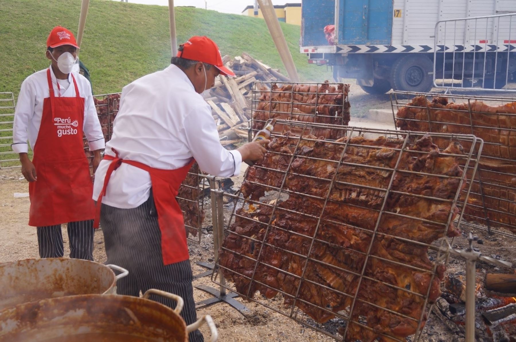 En el reciente Mucho Gusto Tacna numerosos chilenos resaltaron la sazón del Chancho al Palo, y se vendieron más de 4 mil platos.