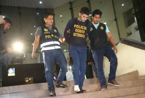 Captura y traslado de delincuentes por parte de la Policía Nacional del Perú (imagen de archivo). Foto: ANDINA/Vidal Tarqui.