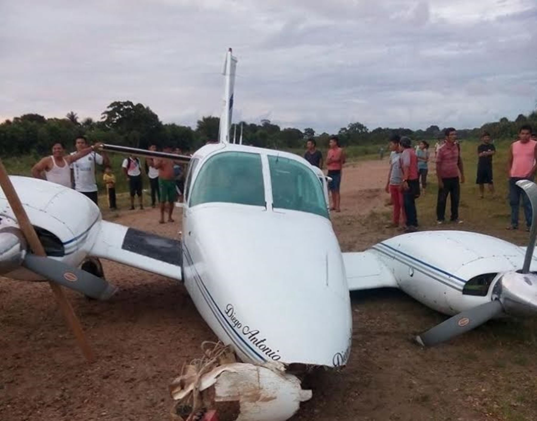 Avioneta sufre incidente al momento de aterrizar en aeródromo de San Lorenzo en Loreto.