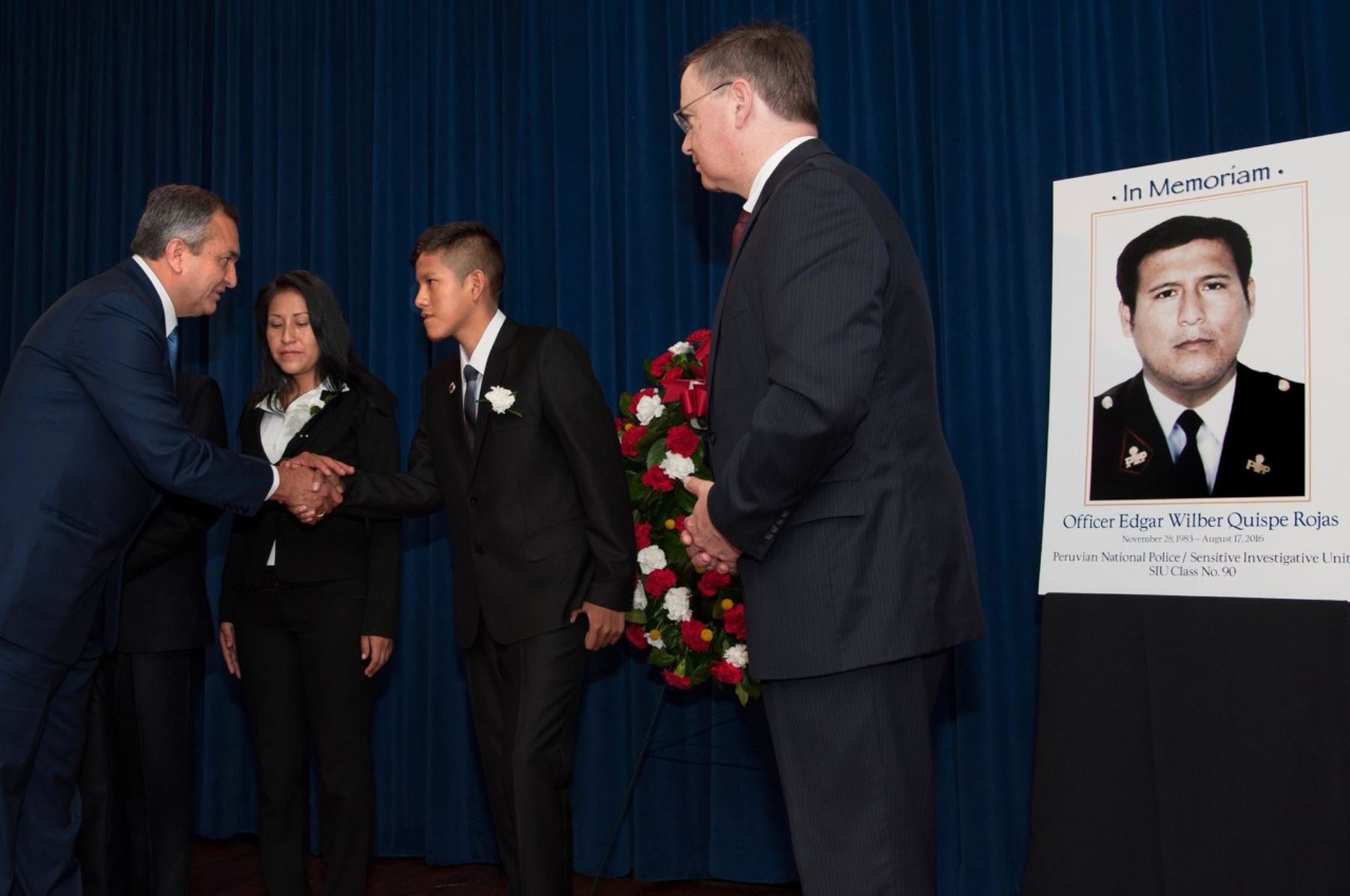 Peru National Police hero awarded posthumous U.S. Purple Heart