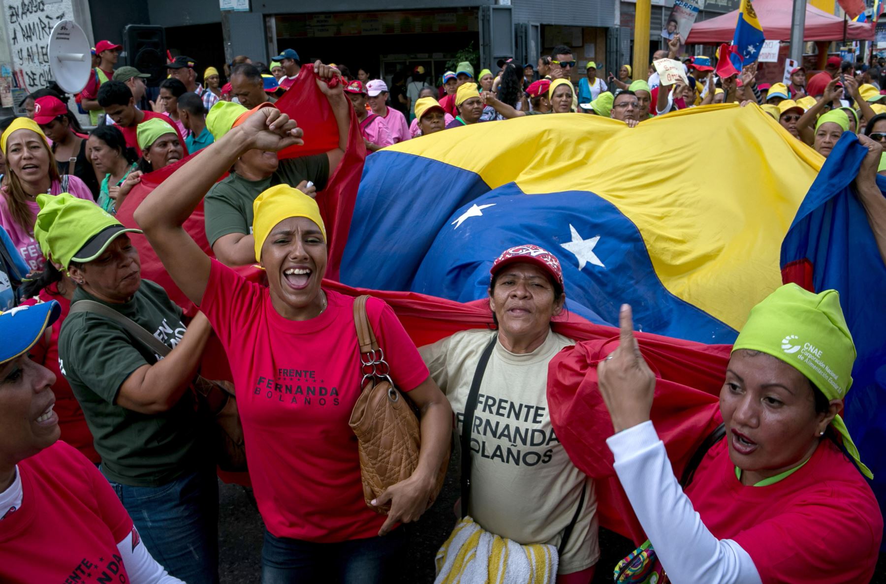 Cientos de personas participan en una manifestación opositora hoy, en Caracas Venezuela.Foto:EFE