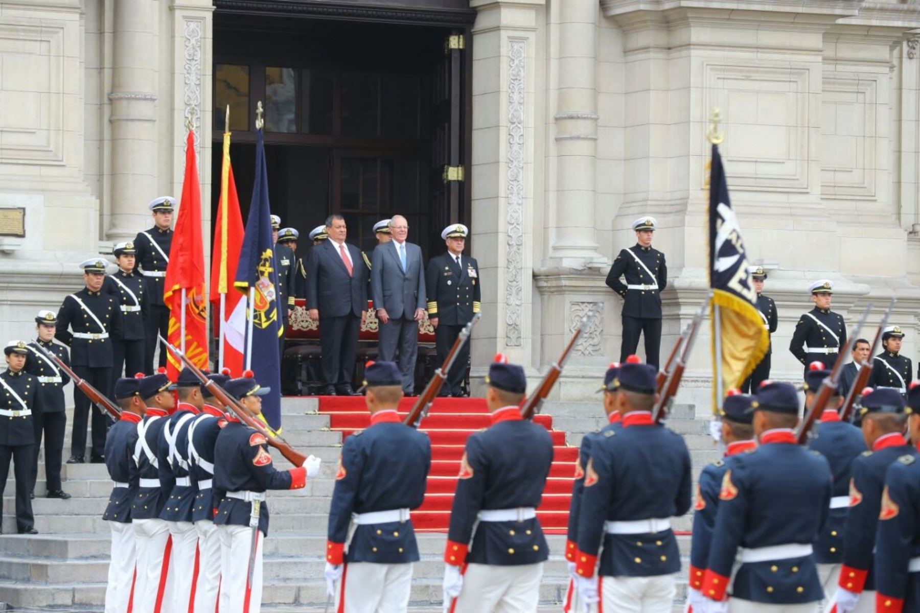 El presidente de la República, Pedro Pablo Kuczynski encabeza la tradicional ceremonia de Cambio de Guardia.