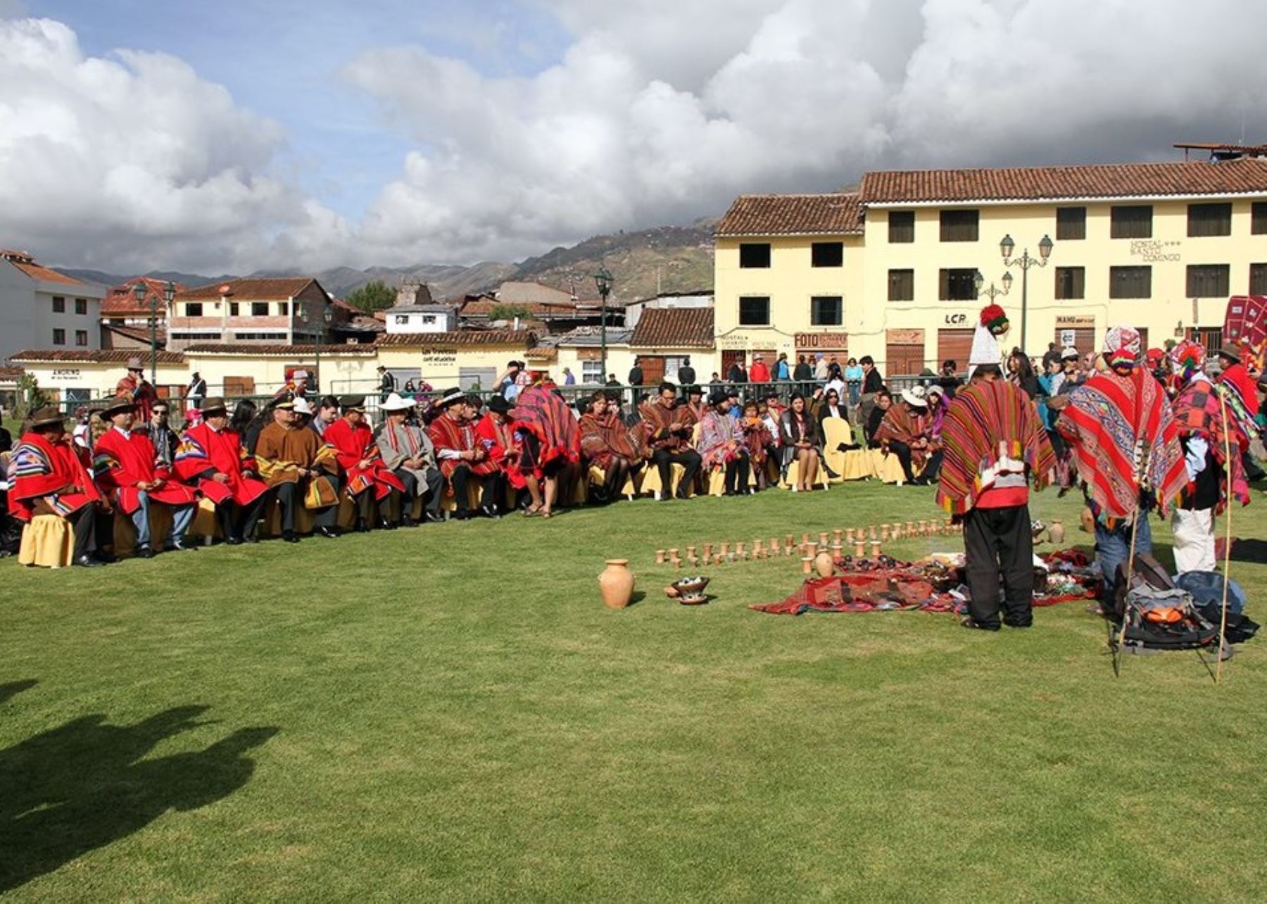 Cusco inicia sus fiestas jubilares con ofrenda a la Pachamama en el Coricancha. Foto: Cortesía/Municipalidad de Cusco