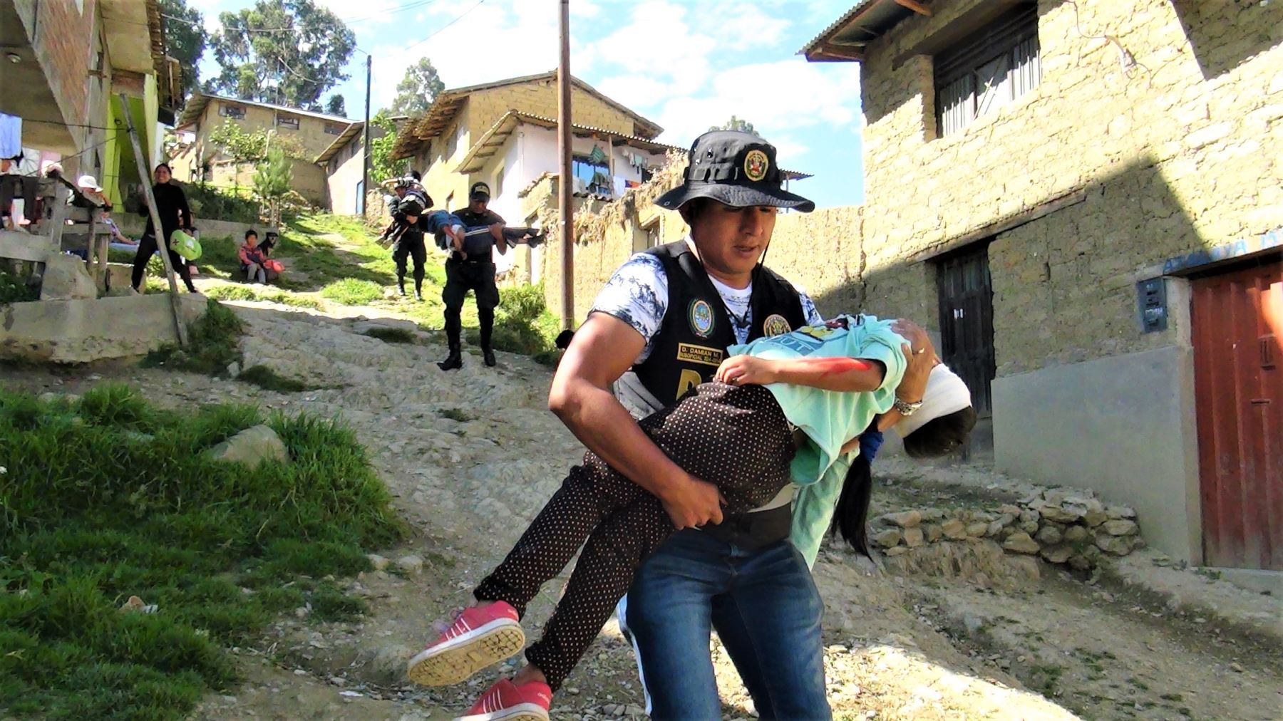 Las instituciones de primera respuesta, como son la Policía Nacional del Perú (PNP), la compañía de bomberos, las unidades de serenazgo y el Servicio de Asistencia Municipal de Urgencia y Rescate (Samur), tuvieron un excelente desempeño.