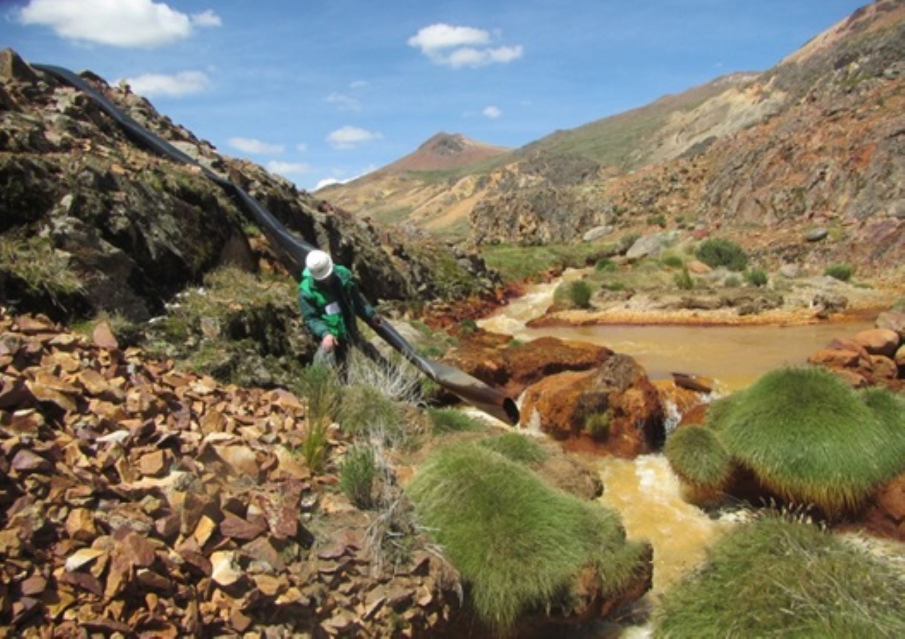 OEFA dicta medida preventiva ante contaminación ambiental en Puno.