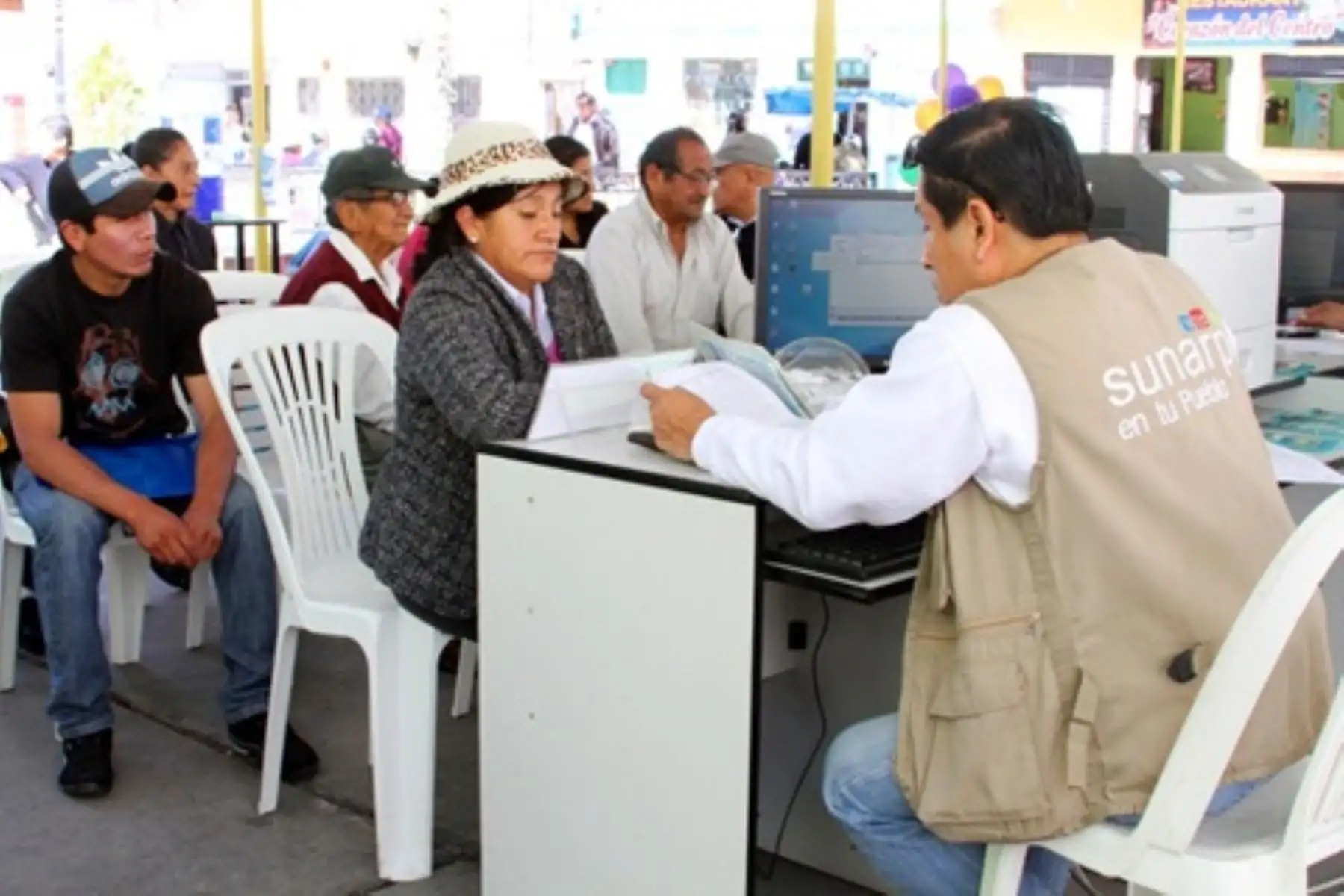 Sunarp en tu Pueblo permite llevar la operatividad de una oficina registral a un distrito o localidad ubicada en zonas de pobreza o pobreza extrema en donde no hay la presencia permanente de una oficina registral.