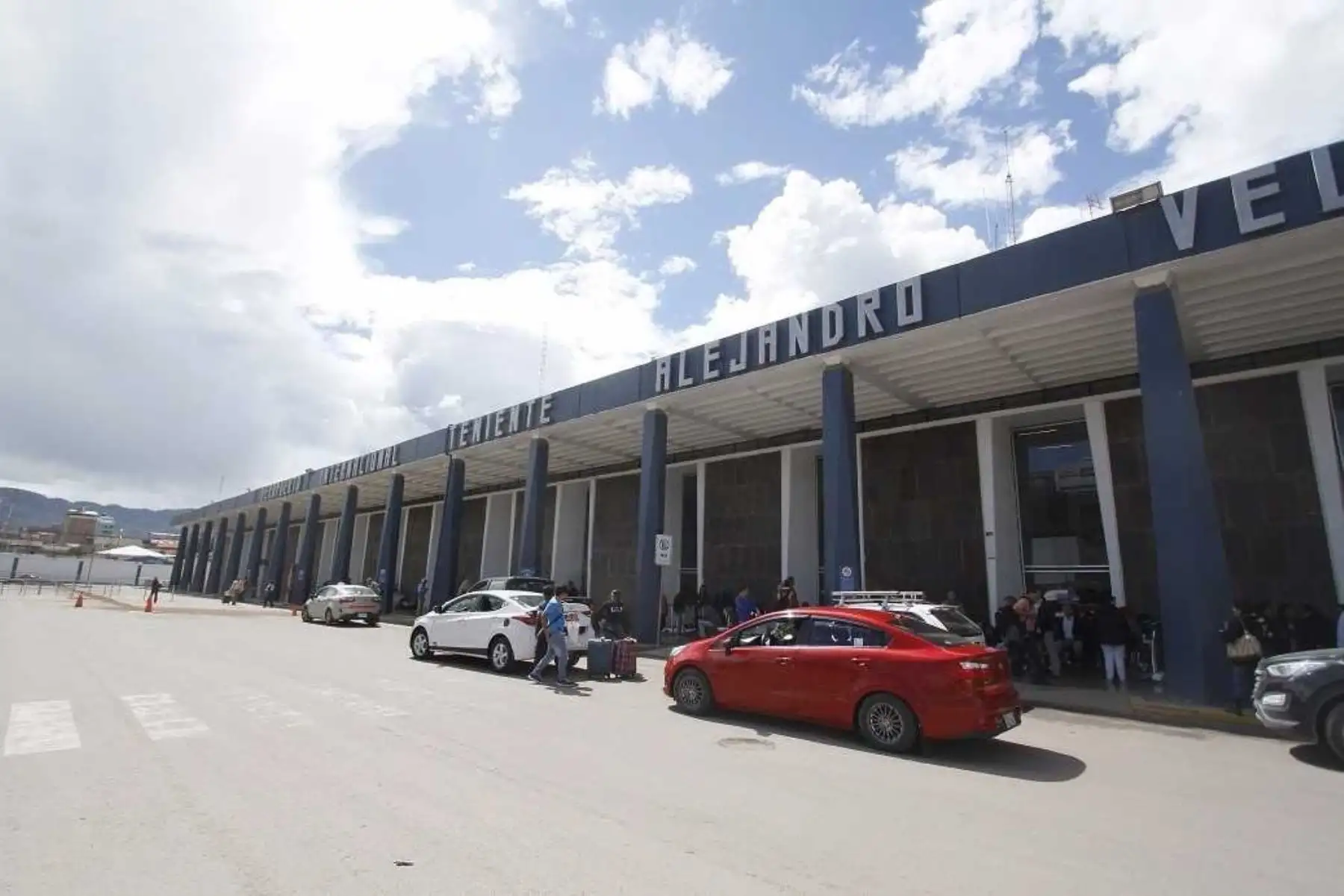 Un turista estadounidense falleció en el aeropuerto internacional Alejandro Velasco Astete de la ciudad del Cusco, cuando se disponía a embarcar rumbo a su país tras varios días de visita a la Ciudad Imperial, informó la Policía Nacional del Perú. ANDINA/Difusión