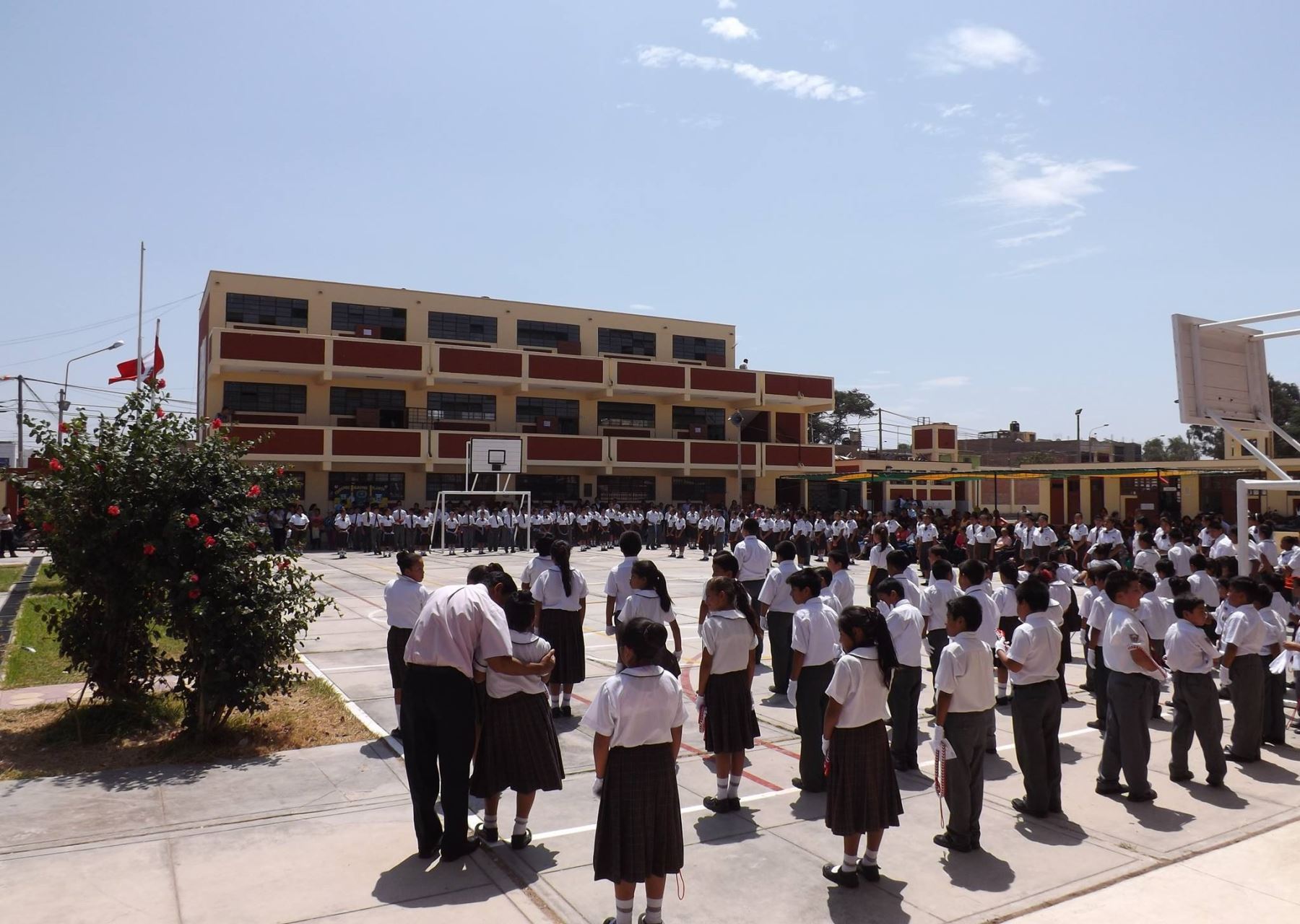 Para salvaguardar la integridad de los escolares, la Gerencia Regional de Educación de Lambayeque dispuso que hoy se dicten clases bajo la modalidad virtual. ANDINA