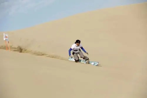 La Huacachina alberga a los mejores exponentes del  Sandboard,