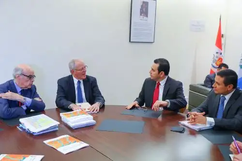 El presidente de la República Pedro Pablo Kuczynski, se reúne con su homólogo de Guatemala Jimmy Morales en París. Foto: ANDINA/ Prensa Presidencia