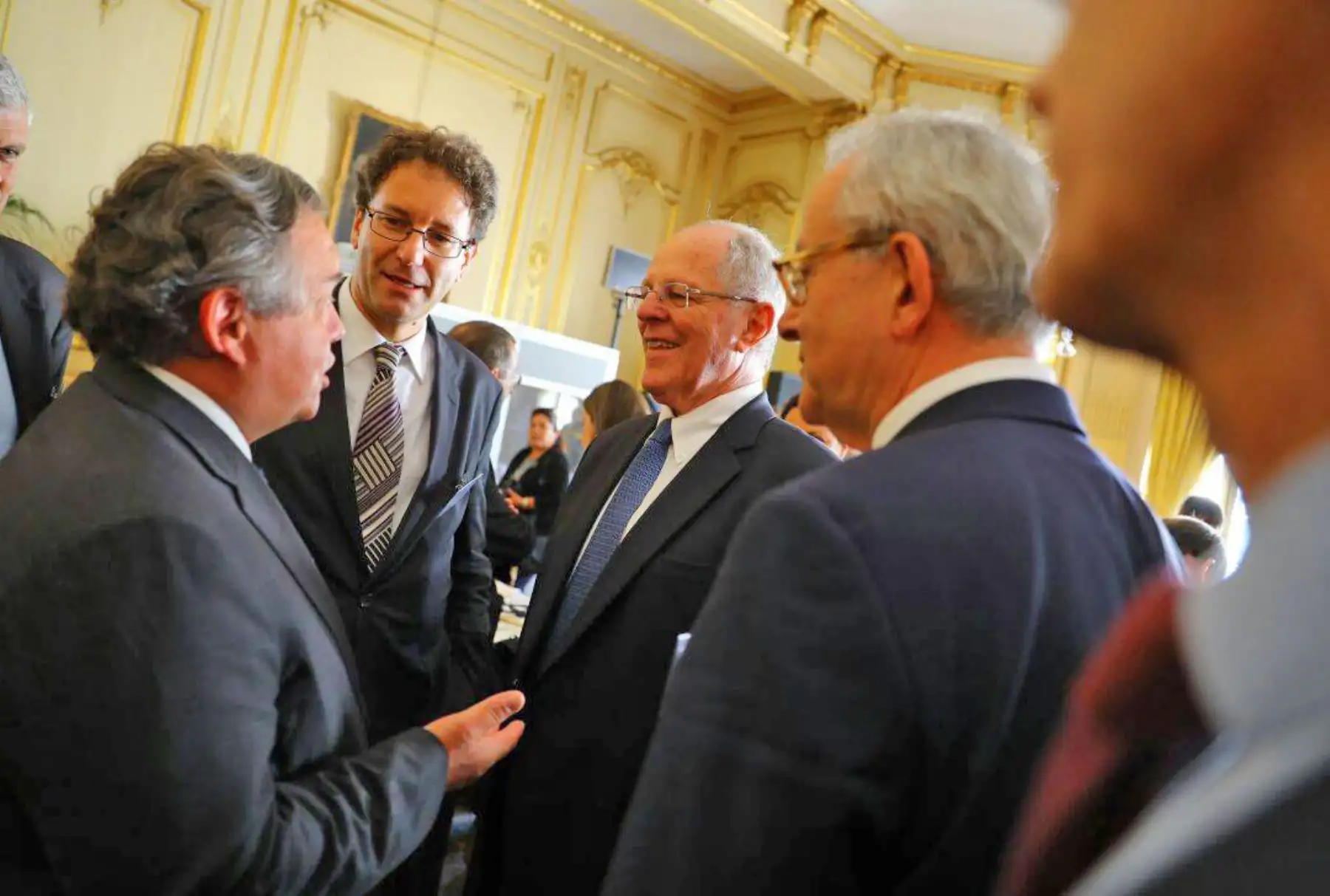El presidente de la República Pedro Pablo Kuczynski,mantuvo reunión con empresarios del Movimiento de Empresas de Francia (Medef), en el Cercle de l´Union Interalliée de París. Foto: ANDINA/ Prensa Presidencia