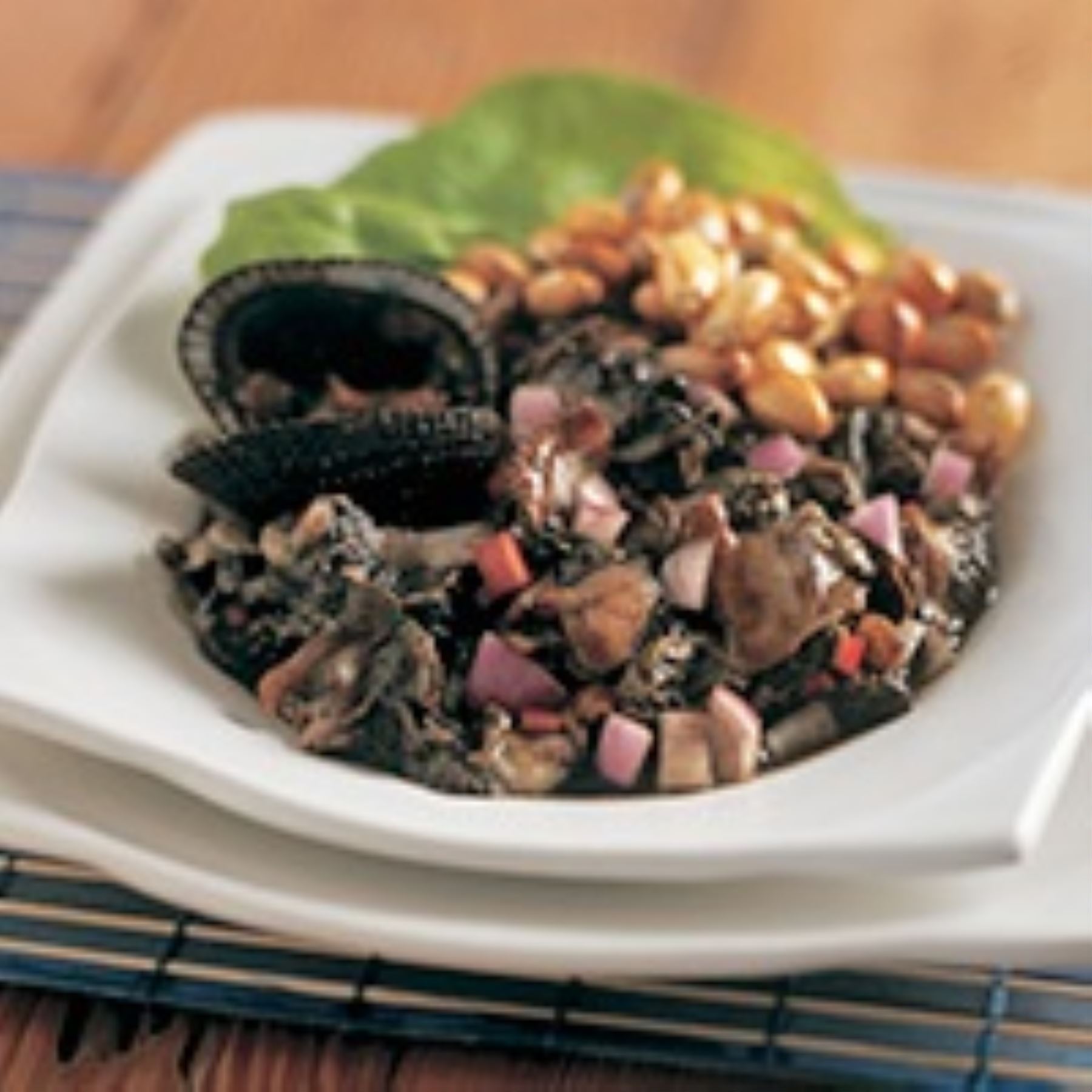 El cebiche de conchas negras es un potaje emblemático de la gastronomía de Tumbes.