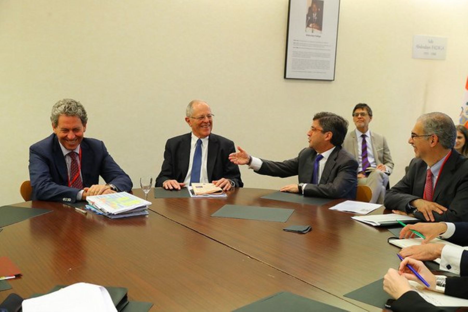 Peruvian President Pedro Pablo Kuczynski meets with IDB Chairmen Luis Alberto Moreno in Paris