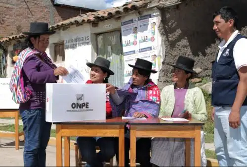 La Oficina Nacional de Procesos Electorales instalará, el próximo domingo 10 de octubre, mesas de sufragio en cuatro centros poblados donde se desarrollará la consulta popular de revocatoria al mandato de autoridades municipales, y en dos centros poblados para las elecciones complementarias de Chipao. Foto: ANDINA/difusión.
