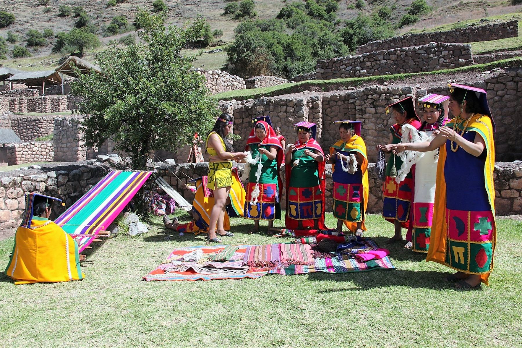 Más de 500 pobladores de Cusco y Paruro recorrieron la ruta mítica de los hermanos Ayar. ANDINA/Difusión