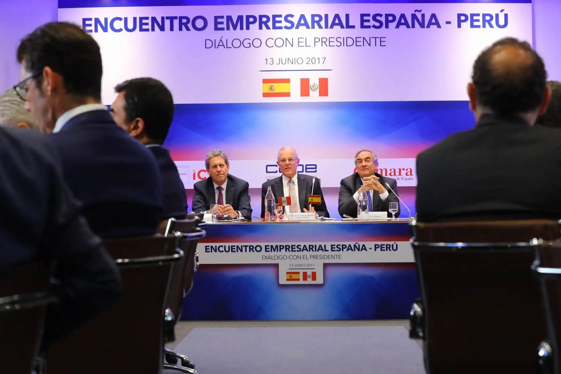 El jefe del Estado, Pedro Pablo Kuczynski, expone durante encuentro empresarial España Perú. Foto: ANDINA/ Andres Valle - Presidencia