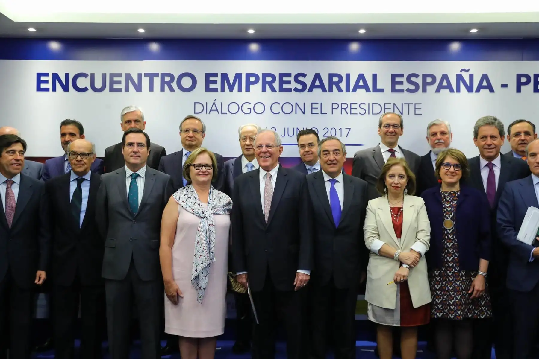 El jefe del Estado, Pedro Pablo Kuczynski, expone durante encuentro empresarial España Perú. Foto: ANDINA/ Andres Valle - Presidencia