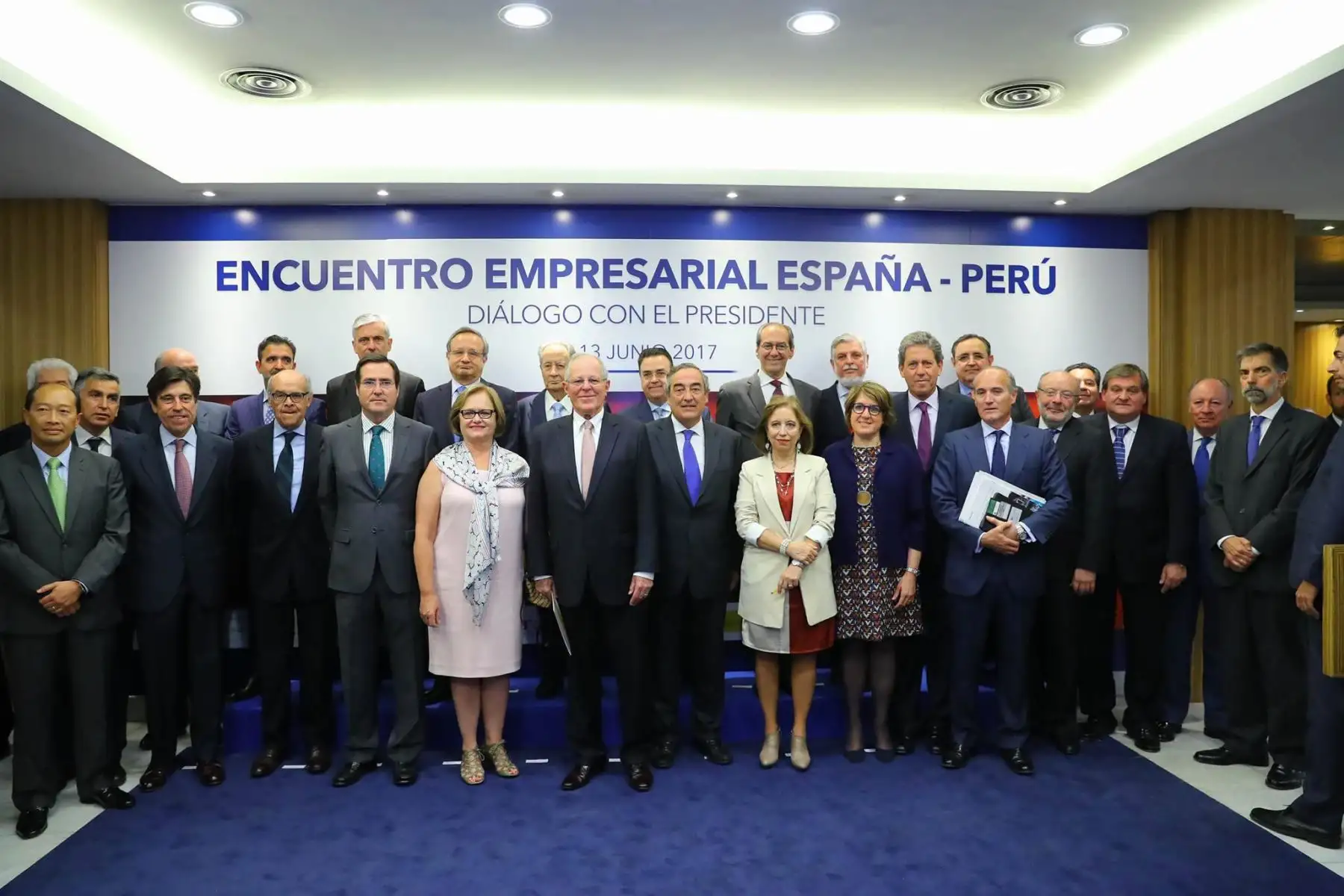 El jefe del Estado, Pedro Pablo Kuczynski, expone durante encuentro empresarial España Perú. Foto: ANDINA/ Andres Valle - Presidencia