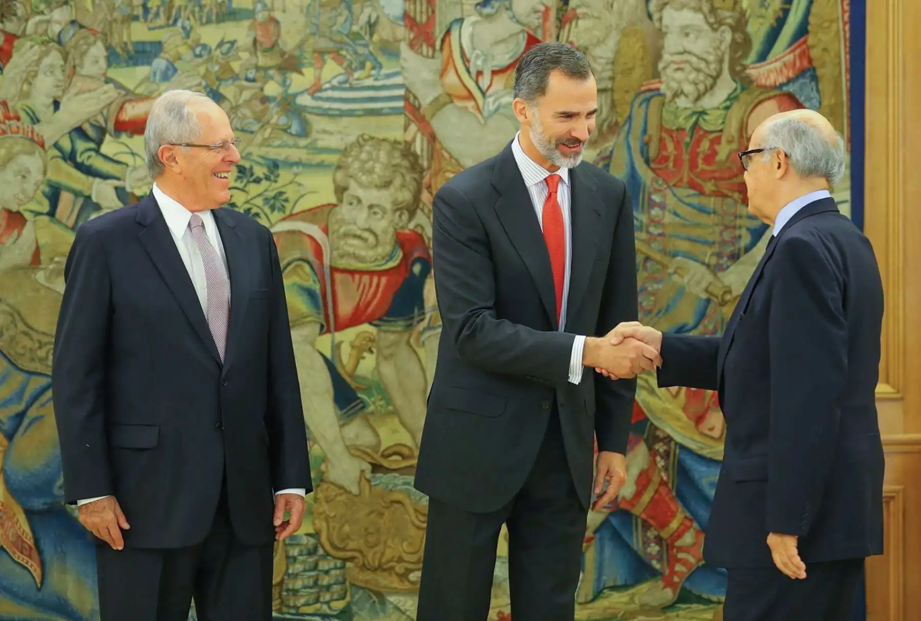 El jefe del Estado, Pedro Pablo Kuczynski, se reúne con el rey Felipe VI en el Palacio de la Zarzuela, en el marco de la visita oficial que cumple en España. Foto: ANDINA/ Andres Valle - Presidencia
