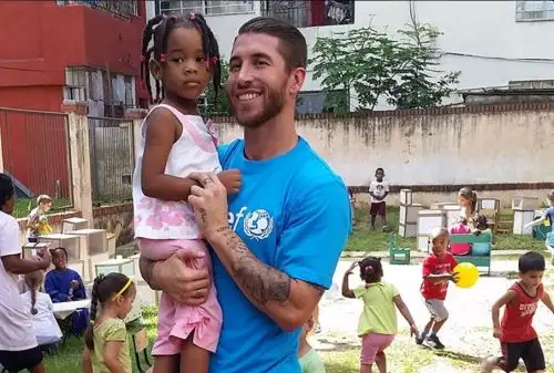 Sergio Ramos se encuentra en el Perú para visitar a niños damnificados por El Niño