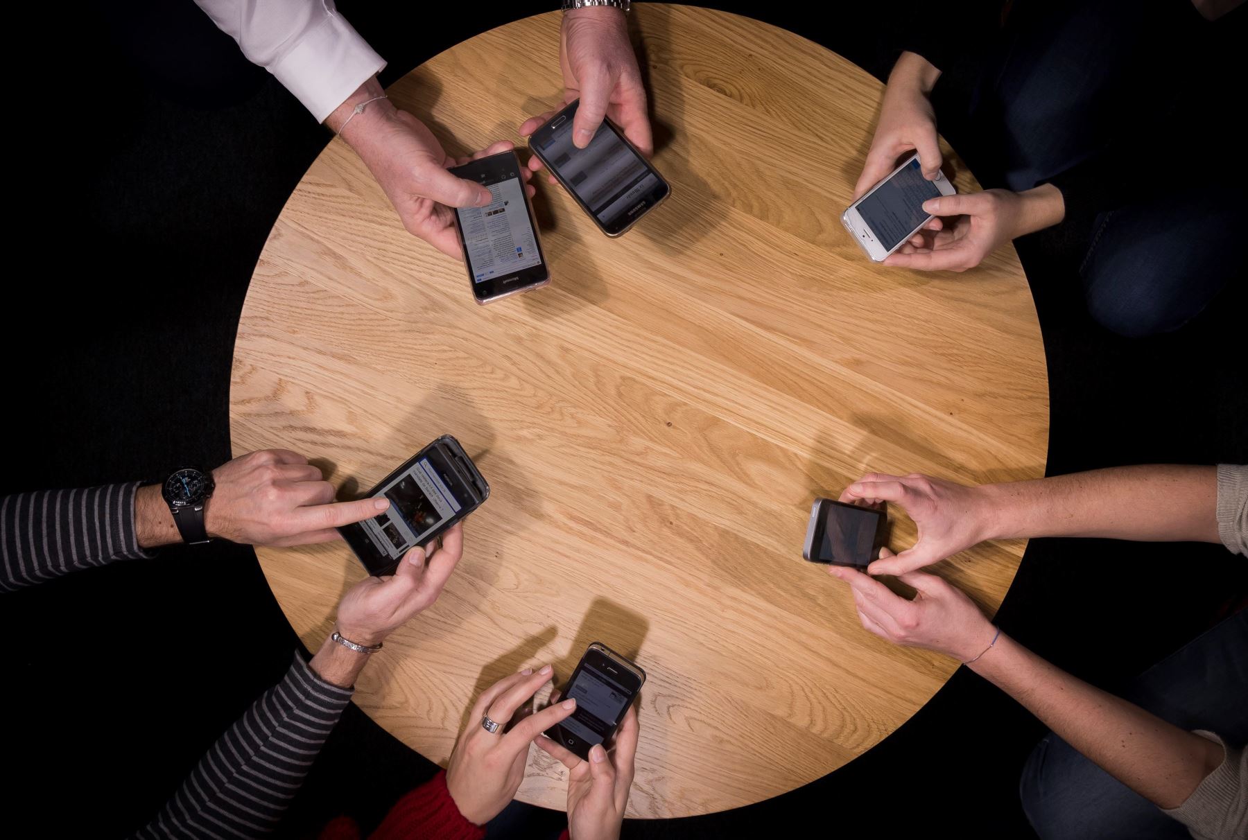 Opecu insta a las operadoras móviles a respetar los derechos de los consumidores.