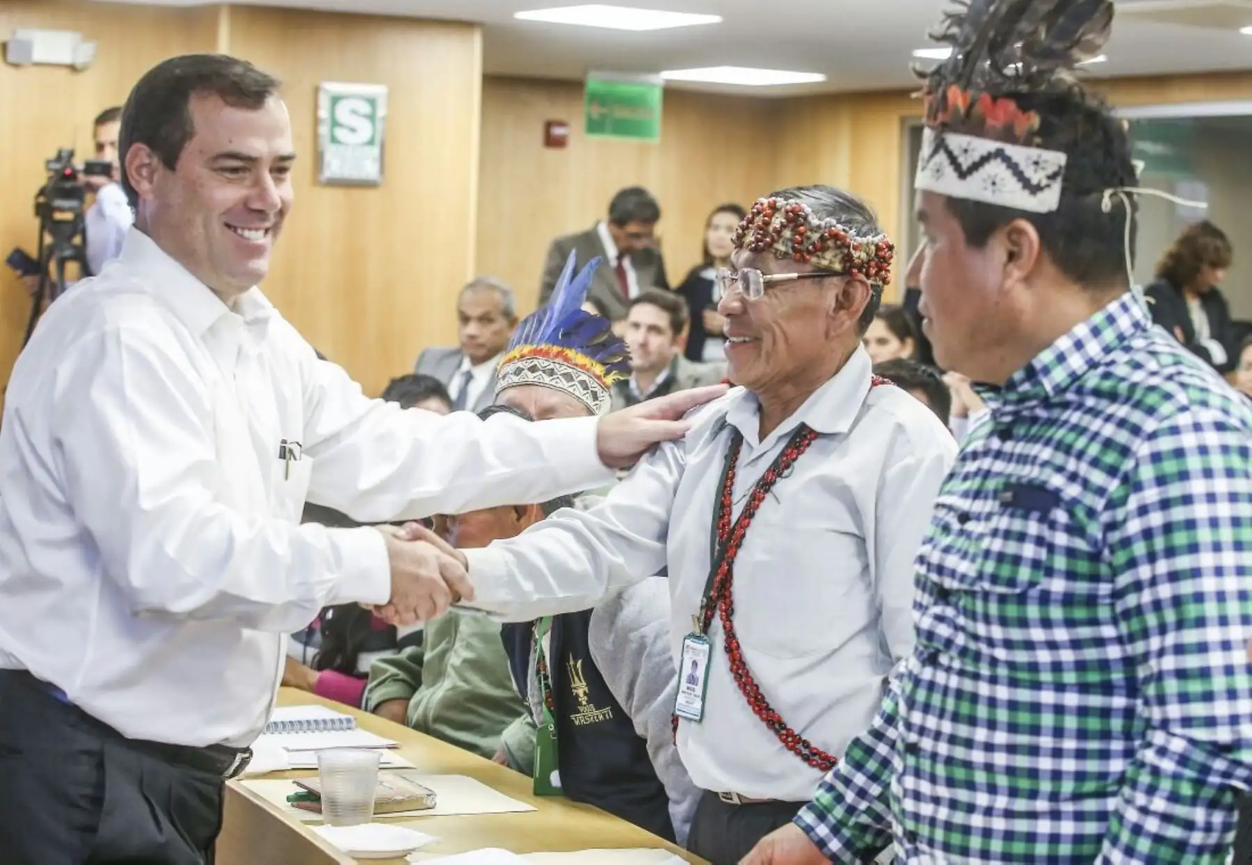 Ministro de Transportes y Comunicaciones, Bruno Giuffra, recibió a dirigentes de comunidades de Loreto que conforman Comisión del Acuerdo de Saramurillo.