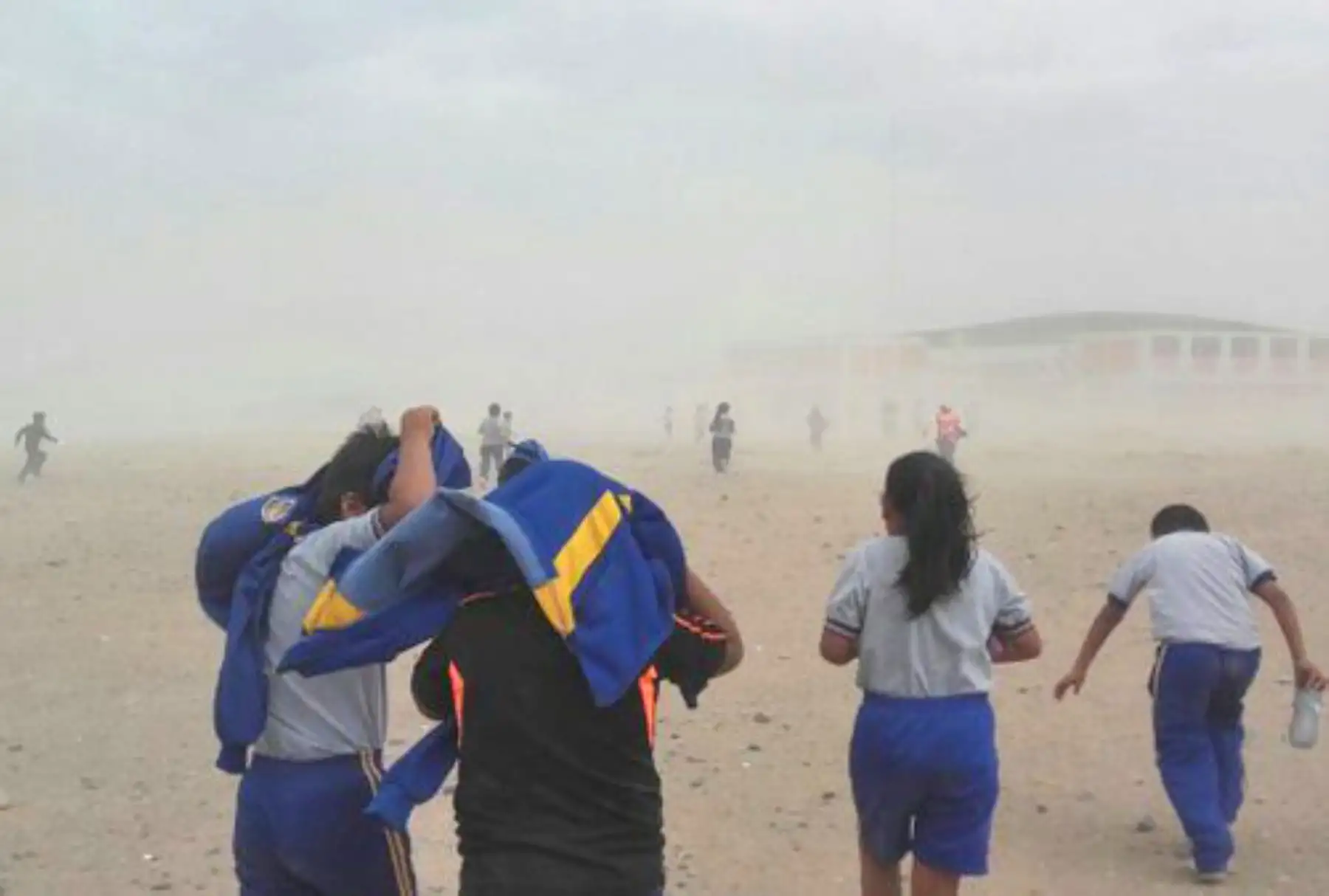 Velocidad del viento alcanzaría entre los 37 y 44 kilómetros por hora; mientras que en mar abierto llegaría a velocidades que oscilaría entre 40 a 48 kilómetros por hora.ANDINA/Difusión