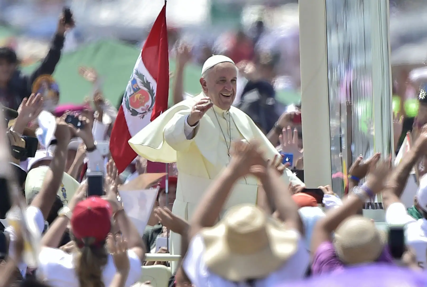 Más de 2,500 arequipeños viajarán a Lima para asistir a misa que oficiará el Papa Francisco. AFP