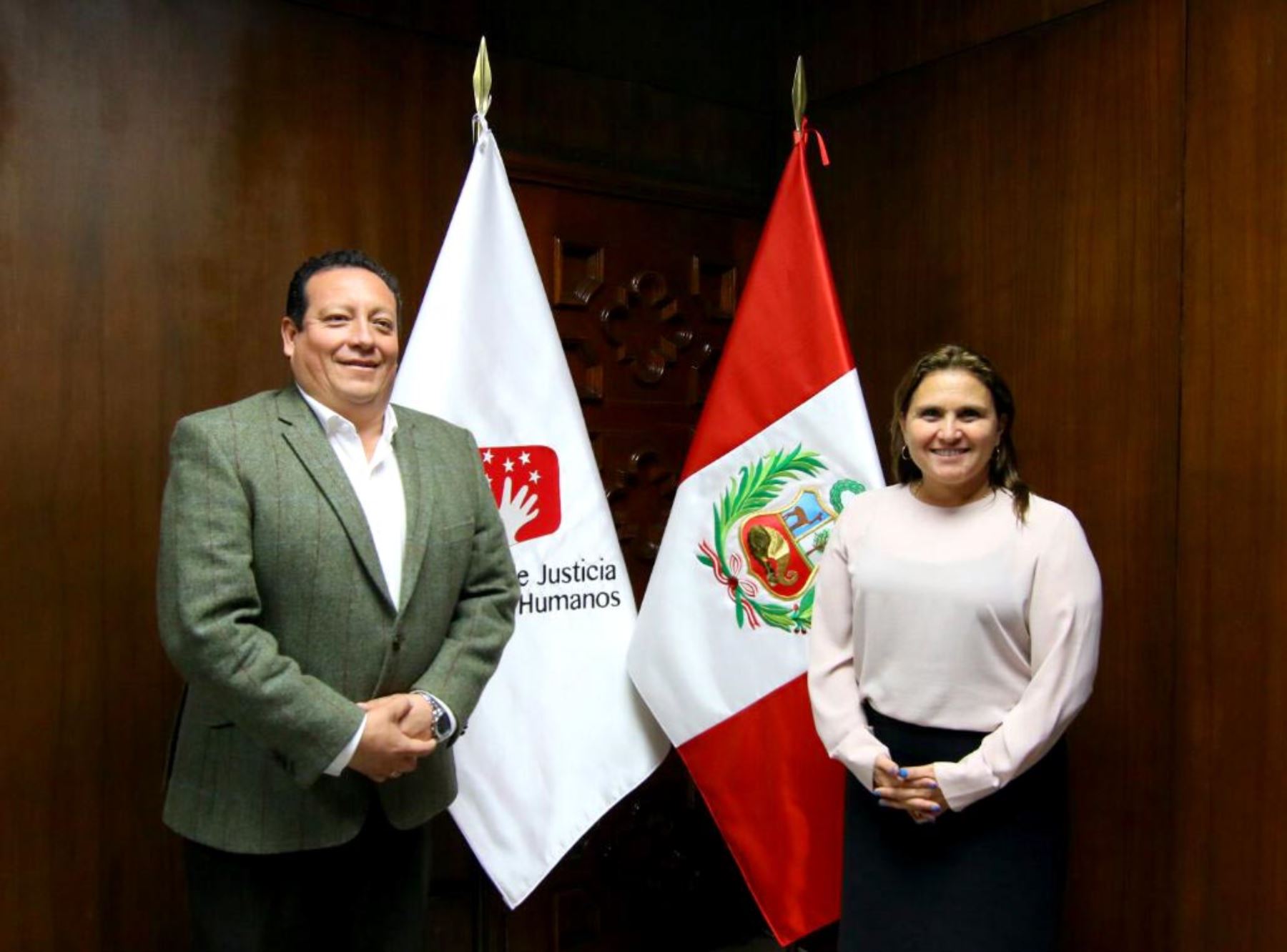Ministra de Justicia, María Soledad Pérez Tello, se reunió con alcalde de Comas.