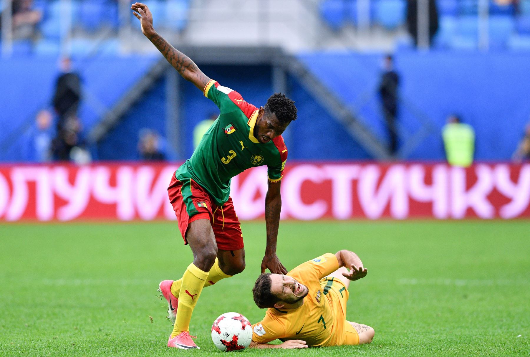La selecciones de Camerún y Australia empataron a un gol (1-1) por la Copa de las Confederaciones en Rusia. Foto: AFP