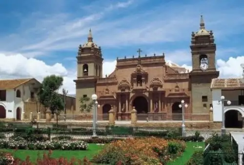 Plaza de Armas de Huamanga, provincia en la que continuará vigente la cuarentena focalizada del 1 al 31 de octubre.  INTERNET/Medios