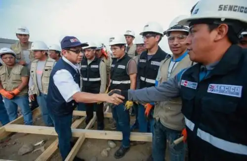 El ministro de Vivienda, Construcción y Saneamiento, Edmer Trujillo Mori, anunció que la próxima semana su sector presentará normas y directivas que ayudarán a simplificar y acelerar los procesos para la reconstrucción de viviendas en las zonas afectadas por el fenómeno de El Niño costero. Foto: ANDINA/Difusión.