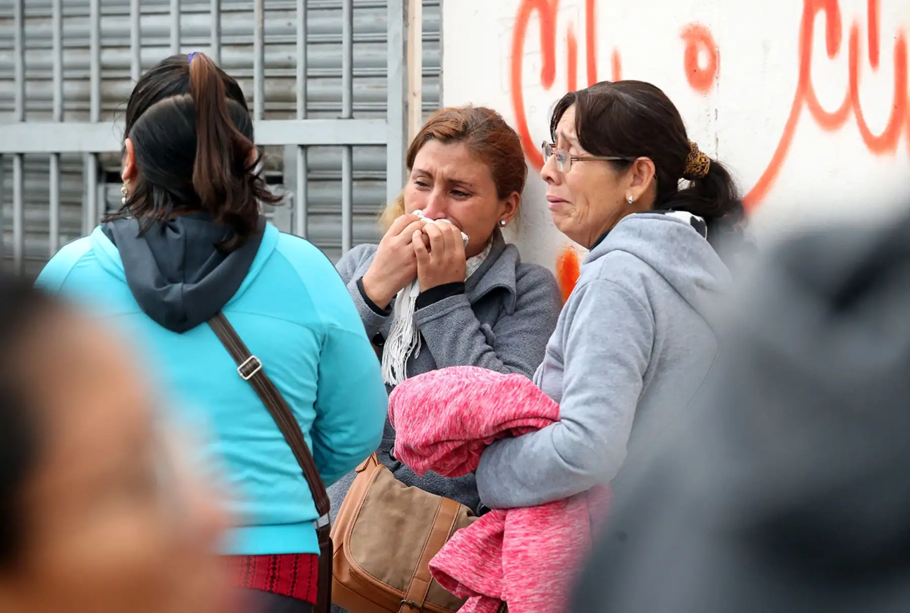 Lima - 23 junio 2017  Familiares de las víctimas del incendio de la galería Nicolini, en Las Malvinas. Foto: ANDINA/Melina Mejía.