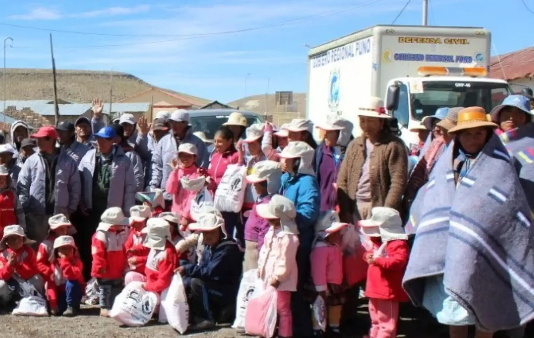 La Fuerza Aérea del Perú (FAP) realizará, los días 13 y 24 de agosto, el ejercicio operacional aéreo denominado “Alas de Esperanza IV” en los departamentos de Ayacucho y Ucayali, para atender a las poblaciones afectadas por las heladas y el friaje. ANDINA/Difusión