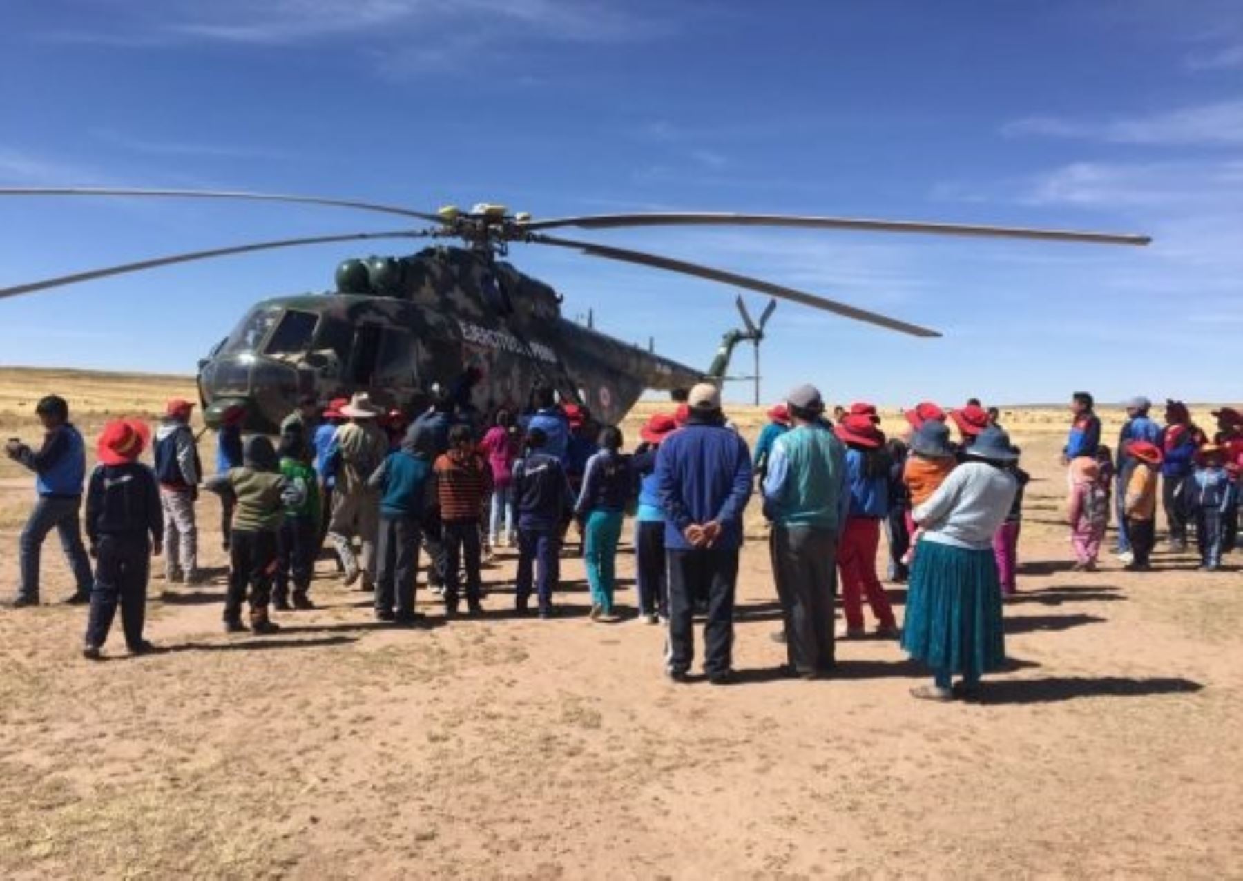 Operación Alas de Esperanza lleva 2 toneladas de ayuda a zonas altas de Puno. ANDINA/Difusión