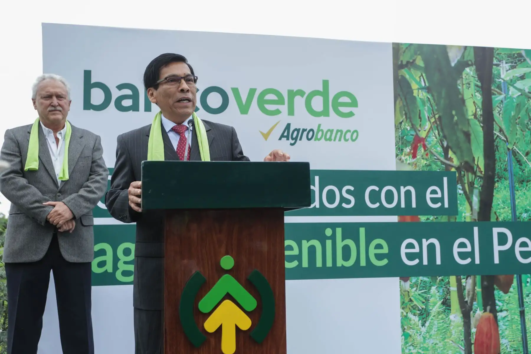 El ministro Hernández reconoció los esfuerzos de Agrobanco de convertirse en Banco Verde y las acciones adoptadas por el actual gobierno para su fortalecimiento.