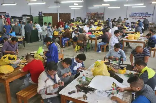 Internos de diversos penales siguen estudios básicos y participan en talleres productivos. Foto: ANDINA/archivo