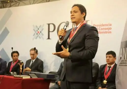 Gobiernos regionales demandan sanciones para docentes en huelga, afirmó presidente de la ANGR, Luis Valdez. ANDINA/Difusión