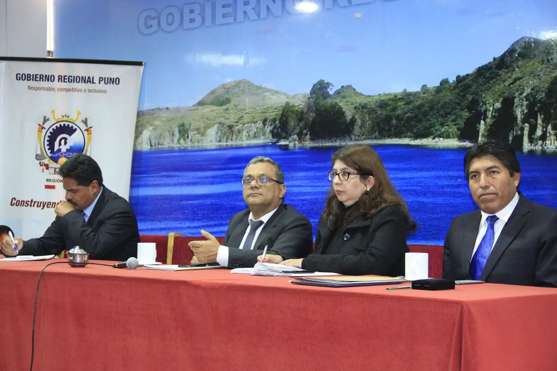 Ministerio del Ambiente plantea integrar proyectos de recuperación ambiental del lago Titicaca. ANDINA