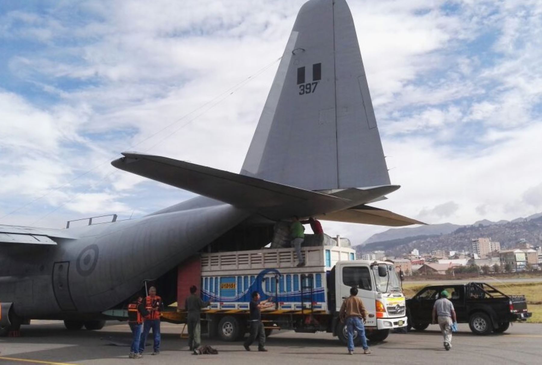 La Fuerza Aérea del Perú (FAP) trasladó más de 200 toneladas de ayuda humanitaria en un ejercicio denominado “Alas de Esperanza III”, de prevención y preparación para afrontar las heladas y el friaje en la región sur del país.